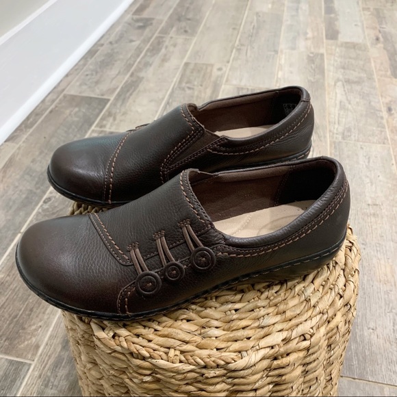 Clarks Women’s Slip On Leather Comfort Shoes - Picture 3 of 7